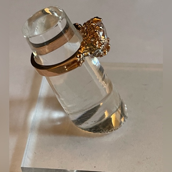 Evbea Rose Goldplated Skull Ring Size 6 - Picture 3 of 11